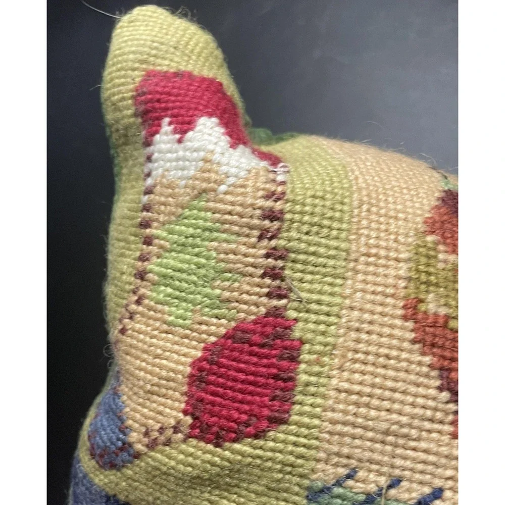 VTG Needlepoint Christmas Pillow Feather Insert 17